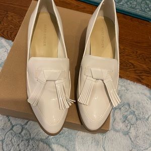 Marc Fisher in style tassel shoes w heel